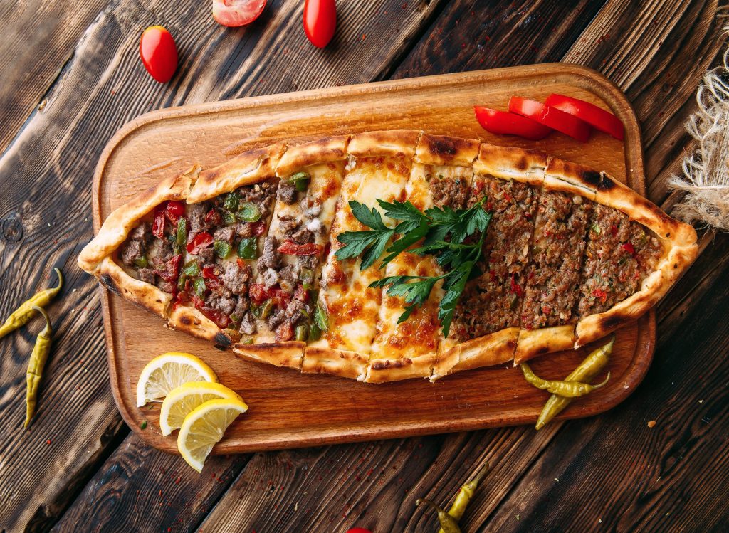 Pera Port Lounge'da Geleneksel Türk Pidelerinin Eşsiz Lezzetini Keşfedin d8yv listing